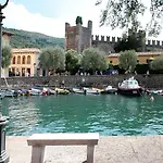 Al Piccolo Borgo Antico Torri Del Benaco