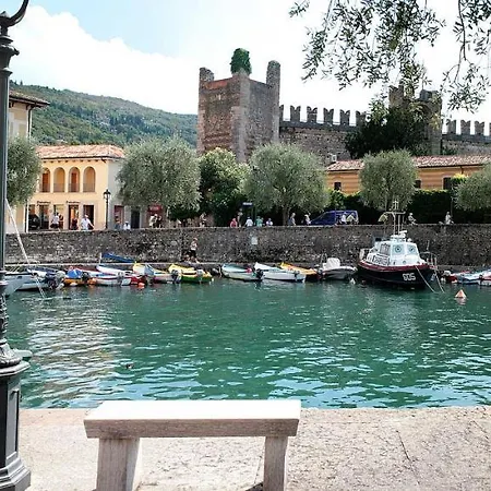 Al Piccolo Borgo Antico Torri Del Benaco