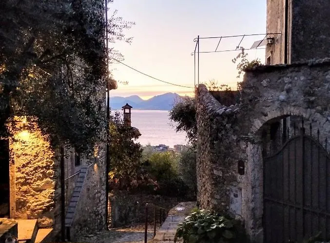 Al Piccolo Borgo Antico * Торри-дель-Бенако